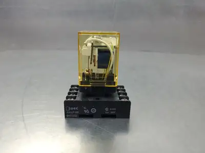 USED IDEC RR2P-UL 120VAC Relay Module w/Idec SR2P-06 Base