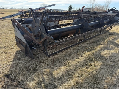 (1) Allis-Chalmers, 17' grain head with steel tines, some teeth are broken, no visible S/N or model ...
