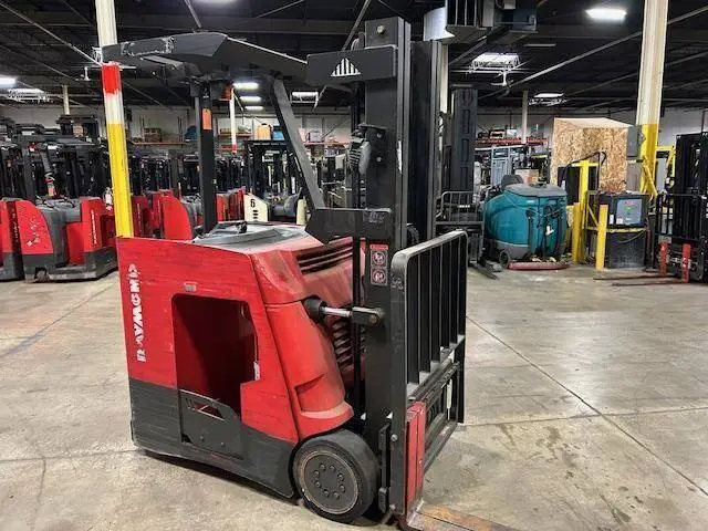 Used 2012 RAYMOND 415C35TT 3-Wheel Stand up Electric Counterbalance Forklifts Illinois US | Somerset Equipment Sales #1546276
