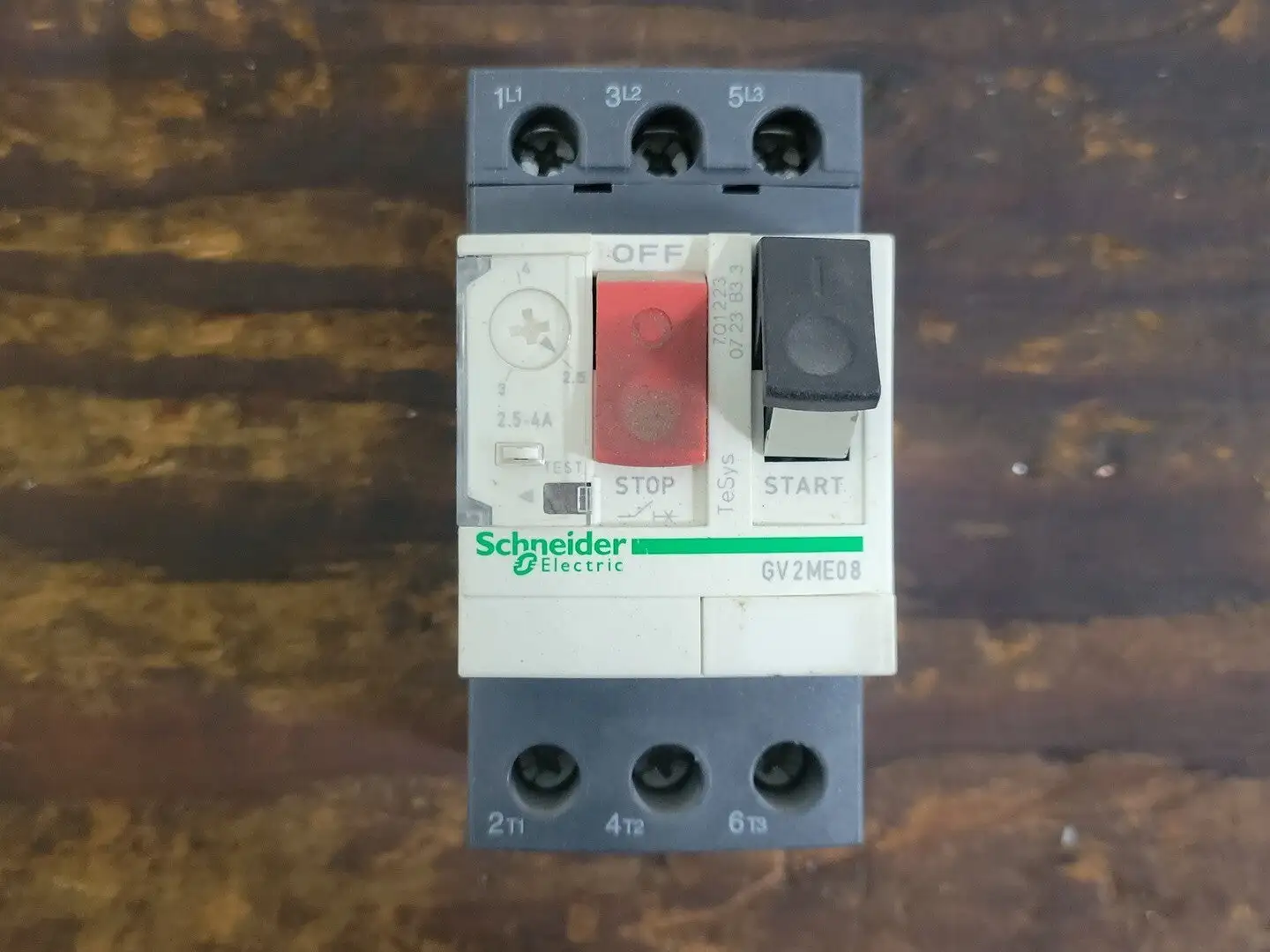 USED SCHNEIDER ELECTRIC GV2ME08