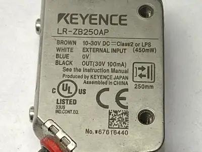 LR-ZB250AP | Keyence  Self-Contained CMOS Laser Sensor Rectangular - Used