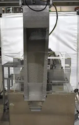 Apai bagger with 10 head scale