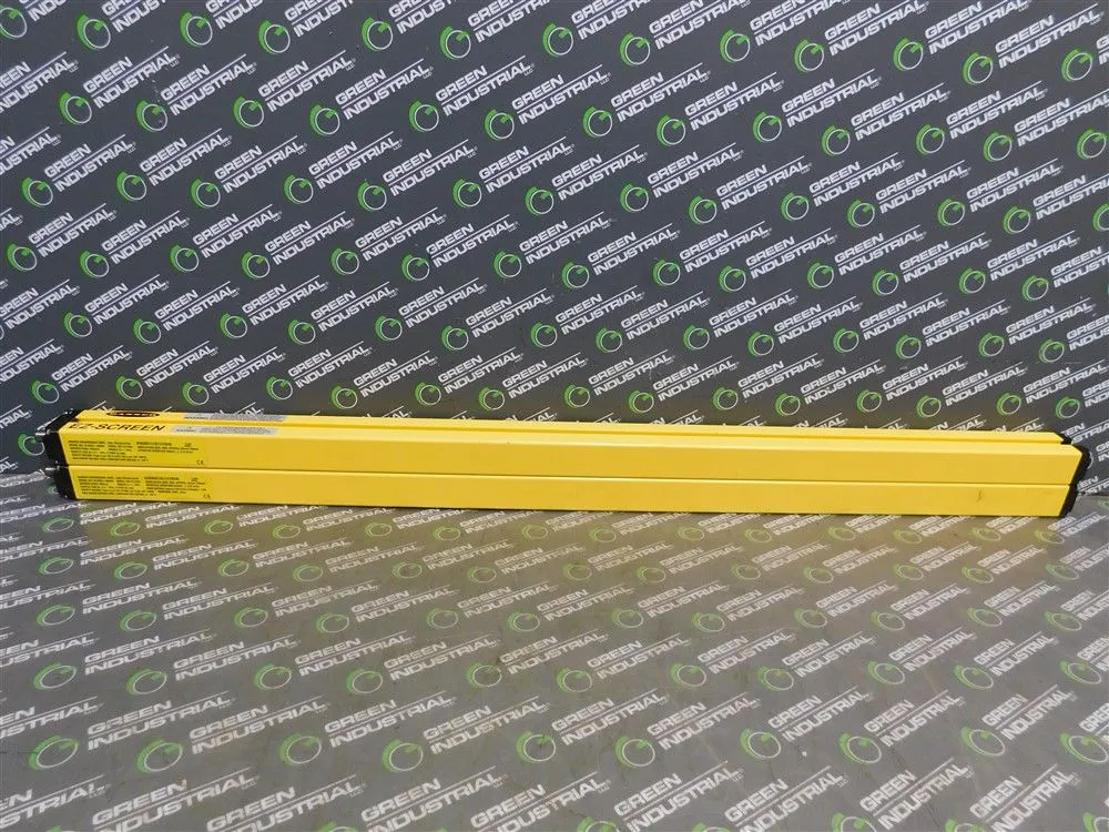 Pair of Banner Engr Corp. Emmitter SLSE30-900Q8 & Reciever SLSR30-900Q8 Used