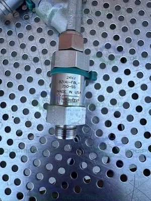 USED GEMU 540/15/D59405-1 PNEUMATIC VALVE ACTUATOR W/ PARKER 8Z(A)-F8L-250-SS VALVE