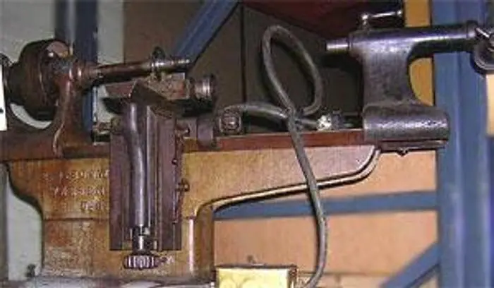 5522 Used Bosworth Bench Top Lathe