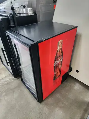 Used True Refrigeration Used True GDM-06-LD Countertop Cooler Refrigerator w/ Front Access - Swing Door, Black, 115v Display Refrigerators Illinois US | Falcon Restaurant Supply #1376685
