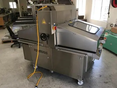 Food Tools Model ACC-10USRW Ultrasonic Cake Cutter