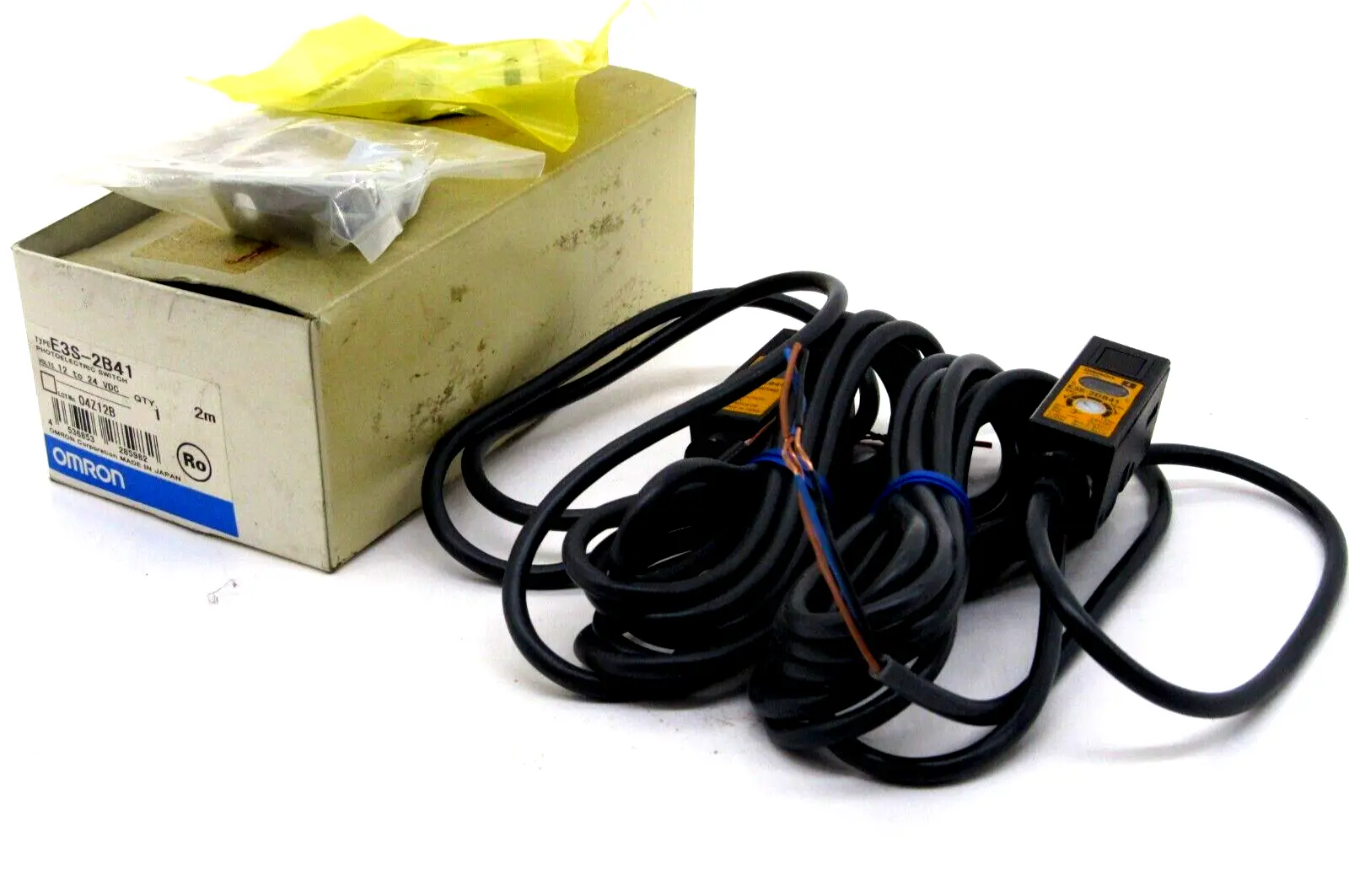 NEW OMRON E3S-2B41 PHOTOELECTRIC SWITCH E3S2B41