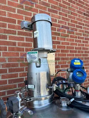 USED DCI 500 LITER STAINLESS STEEL JACKETED REACTOR 45 PSI W/ 0.5 HP MIXER
