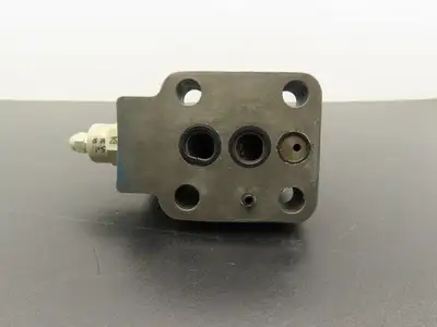 Uchida-Rexroth 10-2-40/200 Hydraulic Pressure Relief Valve L-67