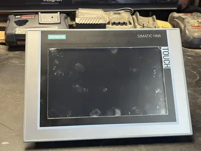 USED SIEMENS 6AV2124-0JC01-0AX0