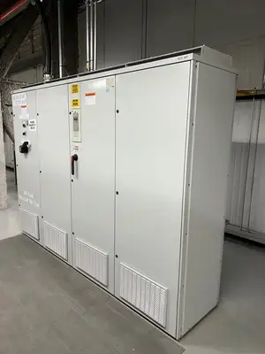 VFD MCC ACS607-0610-6-00HB120052B, 0-575VAC, 0-300hz, 4 Sections