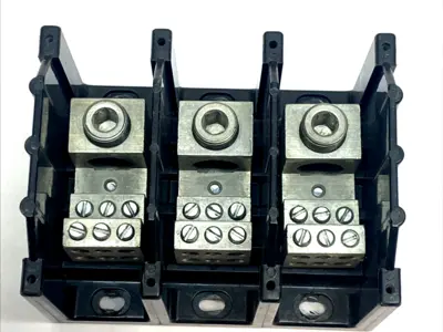 | Cooper Bussmann 16323-3 Power Distribution Block 310A 600V 3-Pole - Used