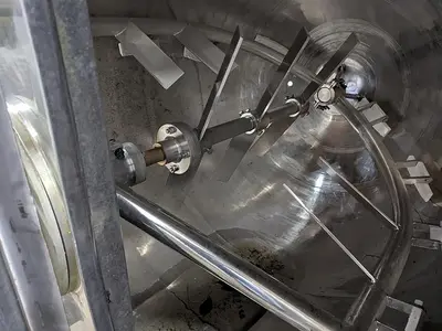 300 Gal. Dual Agitation Mix Tank