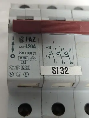 USED MOELLER FAZ L20A