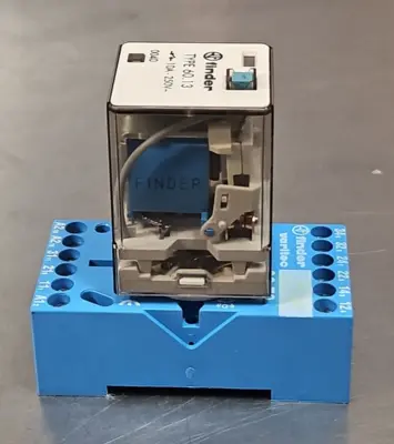 Finder 60.13 10A 250V 24VDC Relay W/90.73 Base Rail Mount Loc4B47