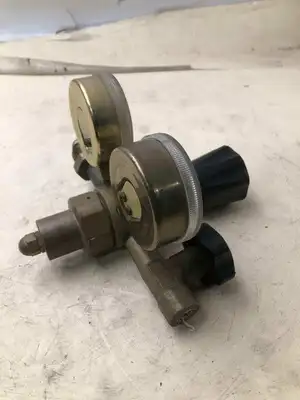 Air Products E12BN145ACGA Pressure Regulator Valve Brass Gas