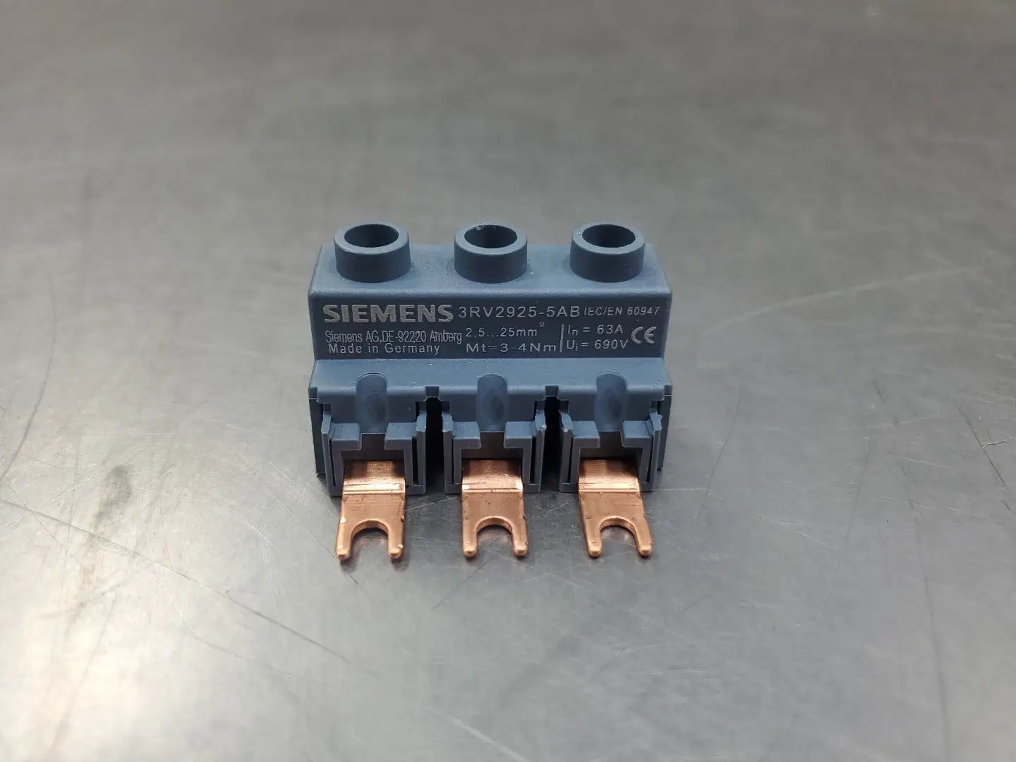 Used Siemens 3RV2925-5AB BUSBAR 3-Pole Terminal Connector Terminal Blocks South Carolina US | Palmetto Automation #1161762