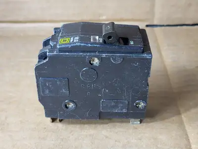 USED SQUARE D QO240