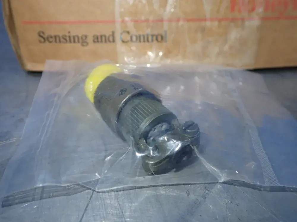 New | in-Stock HONEYWELL 62IN16F106S Connector Accessories Ohio US | HGR 24 #878517