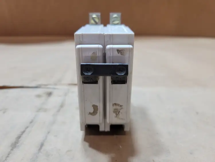 Used COMMANDER QBH215 Switchgears British Columbia CA | Lenmark #1438592