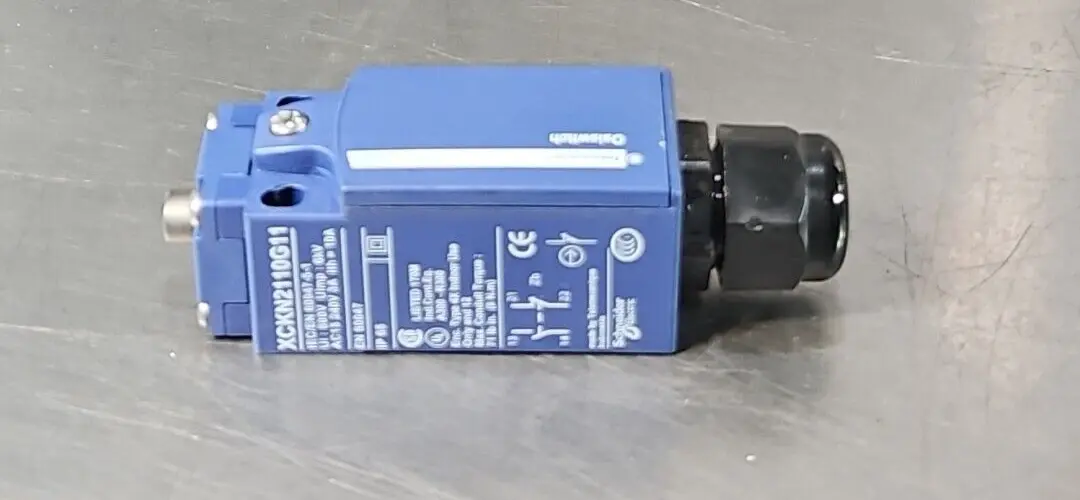 Schneider-Square D XCKN2110G11 Plunger Switch loc4B9