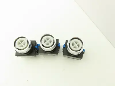 Idec ABW110-G ABW110-Y Pushbutton Switch Green Yellow 22mm 600V 10A Lot of 3