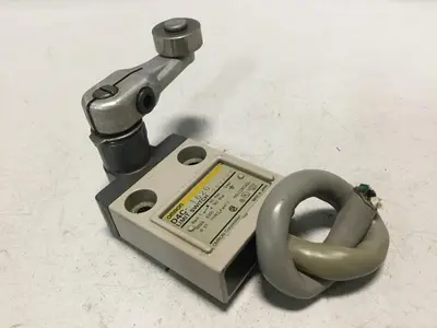 USED OMRON D4C-1620