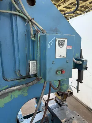 105 TON HILL ACME MODEL #6 HYDRAULIC IRONWORKER: STOCK #23402