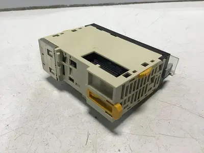 USED OMRON CJ1W-ID211