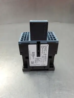 SIEMENS 3RT20182BB41 Power Contactor w/3RT29161BB00 Module. 4C44