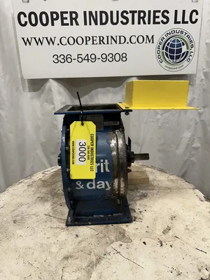 Used _UNKNOWN_ 8AN Dust Collector Accessories West Virginia US | Cooper Industries #1409727