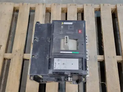 NEW MERLIN GERIN CM3200N