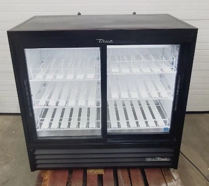 167-0117 True GDM-41SL-48-HC-LD 46” 2 Section Self Contained Refrigerated Cooler