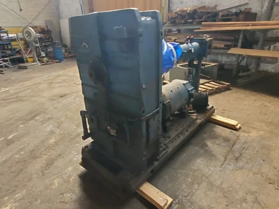 NRM 3 1/2" Rubber Extruder