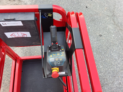 Used 2017 MEC 1330SE Scissor Lifters North Carolina US | Stack Equipment #1271281