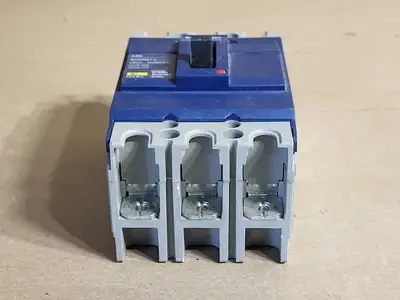 Used SCHNEIDER ELECTRIC EZD100E 40A Switchgears British Columbia CA | Lenmark #239899