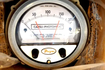 NEW DWYER 432200S PRESSURE SWITCH SER.43000