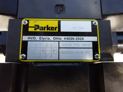 USED 2004 PARKER D31VW003C4NYCF63A 82