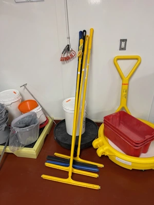 Used _UNKNOWN_ _UNKNOWN_ Misc Cleaning Rhode Island US | Federal Equipment Company #1347844