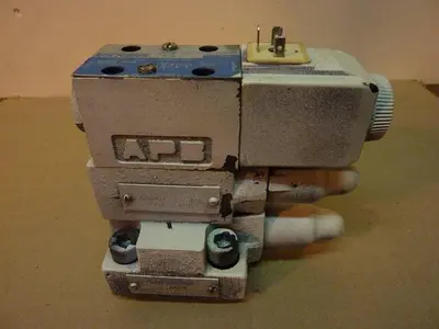 USED VICKERS DG4V-3-2AL-M-U-HL7-60