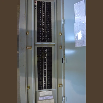 Cutler Hammer 400 Amp Distribution Panel