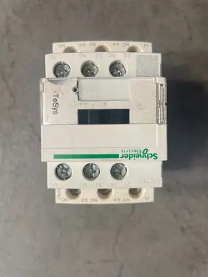 USED Schneider Electric Schneider Electric CAD32