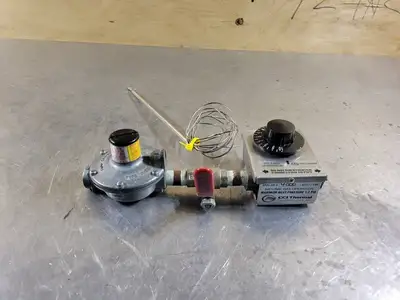 4000 BTU/HR Thermostat Control Valve w/ Gas Regulator