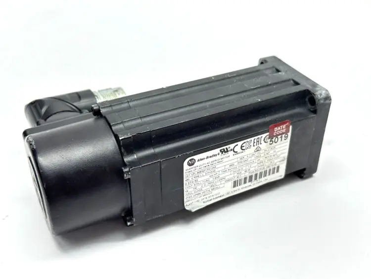 Used Allen-Bradley VPL-B0632F-PK12AA Servo Motors Michigan US | Maverick Industrial Sales #1453089