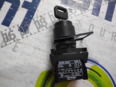 USED ALLEN BRADLEY 800E-3X01