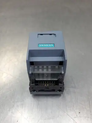 USED Siemens 6ES7924-0AA20-0AC0 SIMATIC Top Connect Module, 50VDC, 1A