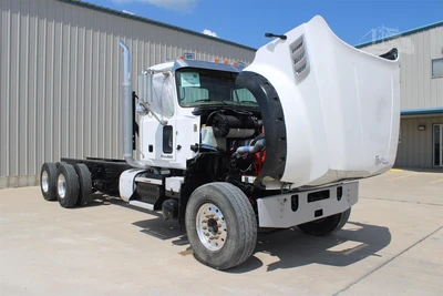Used 2017 MACK GRANITE GU713 Cab Chassis trucks Texas US | Roll Off Truck World #1491903