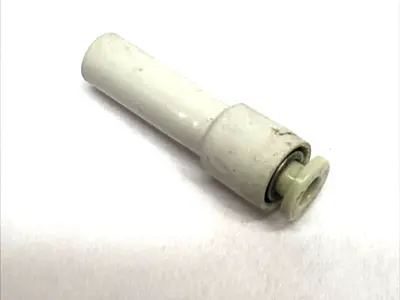 USED SMC PLUG-IN REDUCER 4MM TUBE - 8MM ONE-TOUCH FITTING