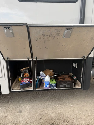 Used 2021 INTERNATIONAL SHOWHAULER CUSTOM 4X4 Campers, Caravans, Motorhomes Michigan US | Miedema Asset Management Group #1580270